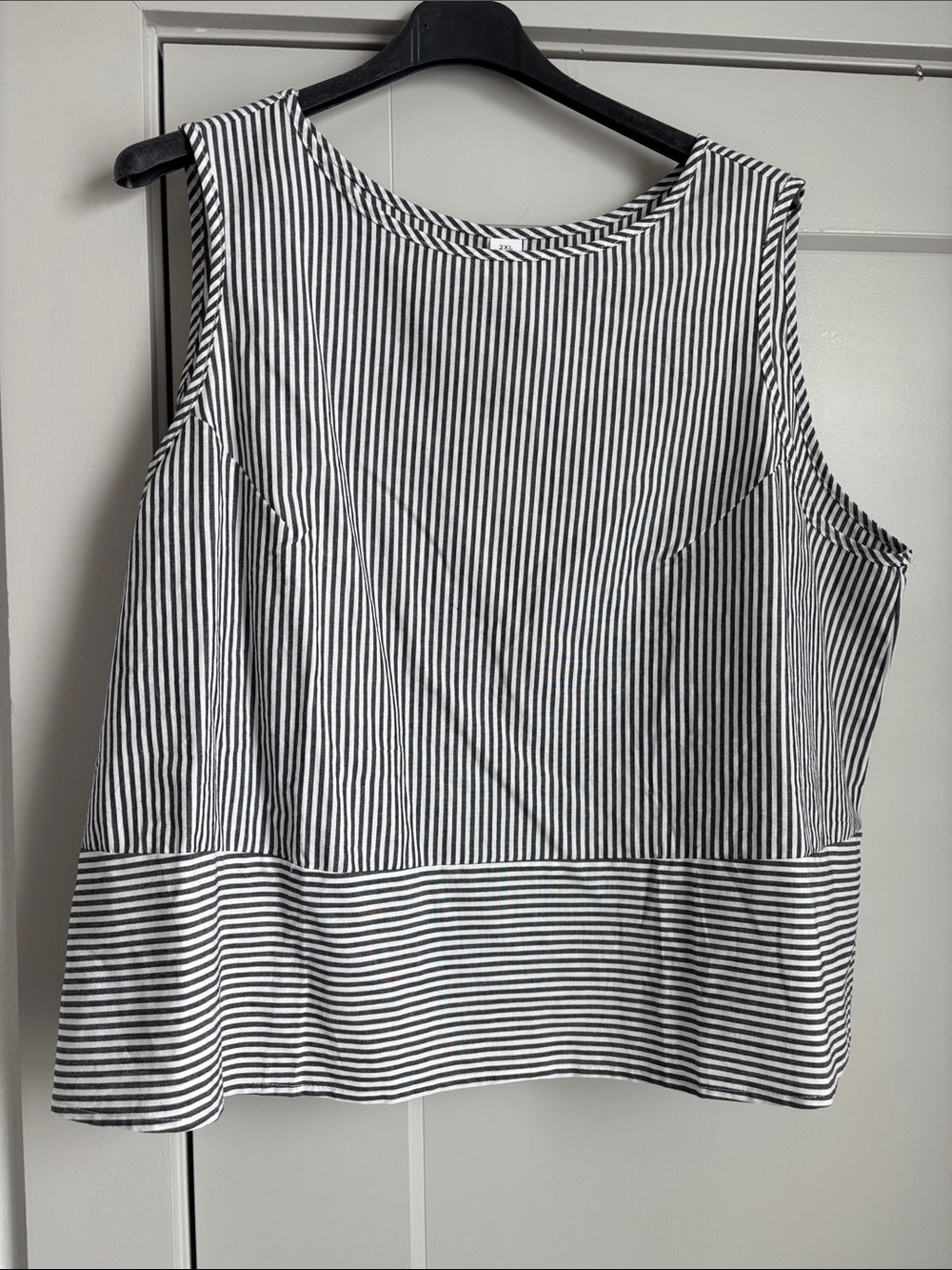 Source Unknown Black & White Striped Peplum Tank